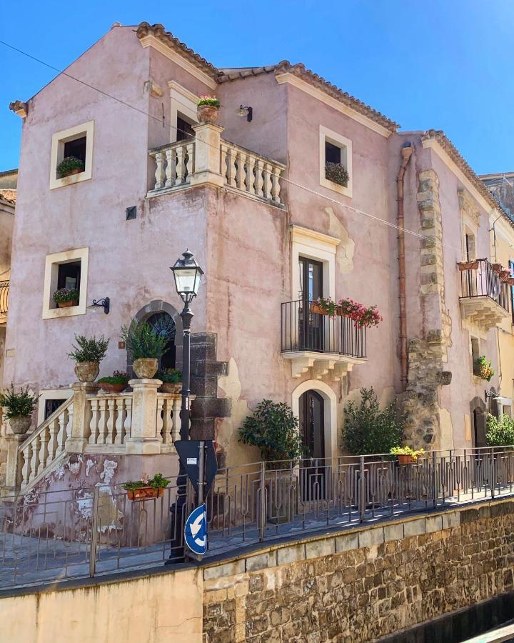 B&B Santapau Charme Living Licodia Eubea Exteriér fotografie